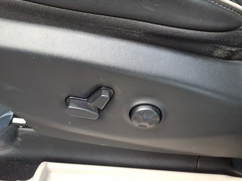 Used 2023 Chrysler Pacifica Limited image 17