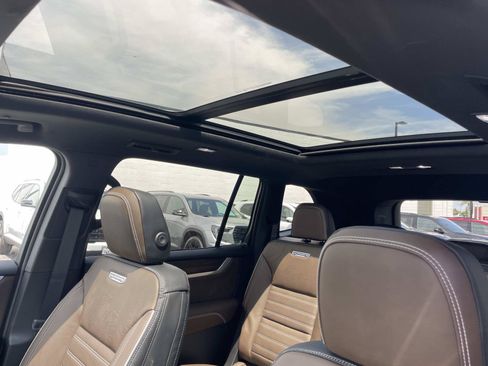 New 2027 GMC Acadia Denali Ultimate AWD/4WD image 21