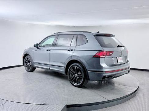 Used 2022 Volkswagen Tiguan SE R-Line FWD image 6