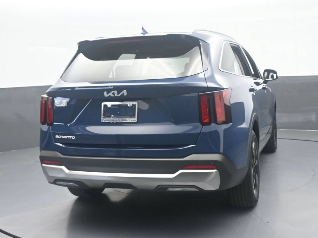 Used 2025 Kia Sorento S w/ Panoramic Sunroof Package FWD image 5