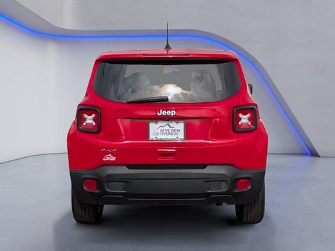 Used 2023 Jeep Renegade Latitude AWD/4WD image 8