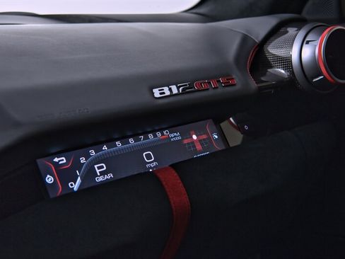 Used 2022 Ferrari 812 GTS RWD image 33