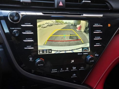 Used 2019 Toyota Camry XSE FWD image 16
