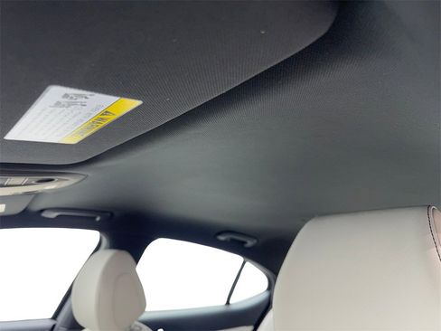 Used 2025 Genesis G70 2.5T image 71