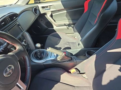 Used 2015 Scion FR-S RWD image 17