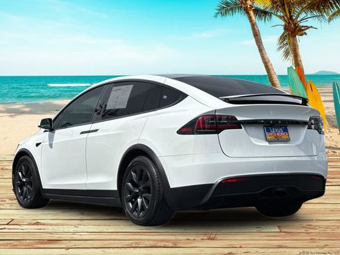 Used 2024 Tesla Model X image 4