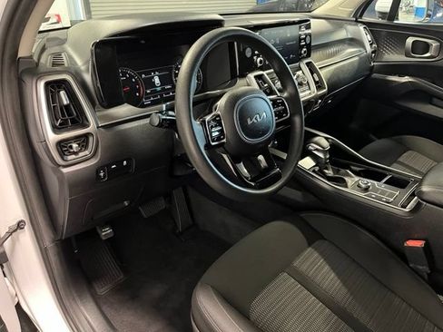 Used 2022 Kia Sorento LX FWD image 19