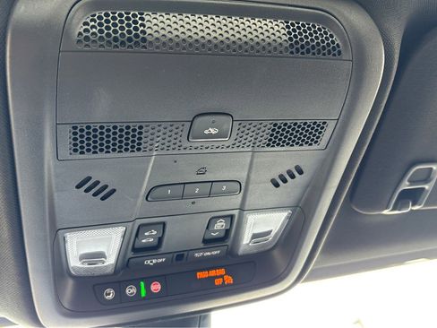 Certified 2025 Cadillac XT5 Premium Luxury image 32