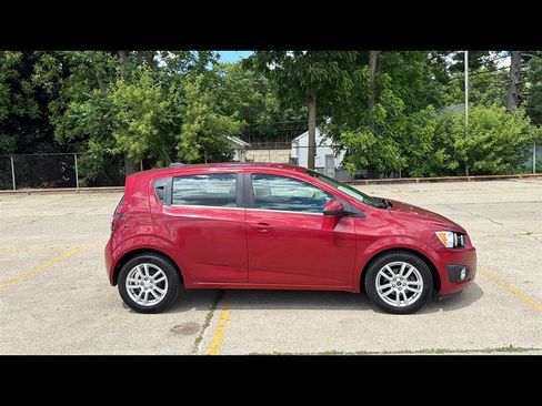 Used 2016 Chevrolet Sonic LT w/ Wheels and Fog Lamp Package FWD image 6
