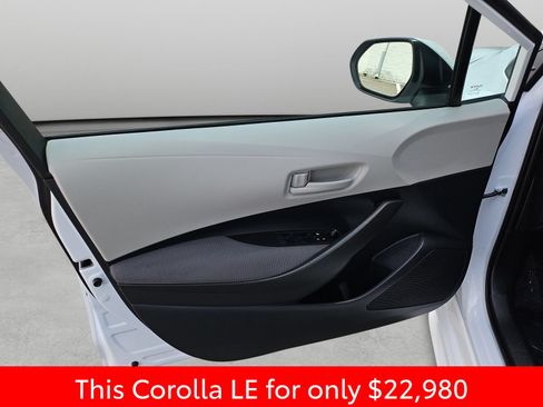 Used 2025 Toyota Corolla LE FWD image 34