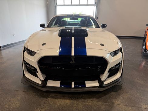 Used 2021 Ford Mustang Shelby GT500 w/ Carbon Fiber Track Pack RWD image 2