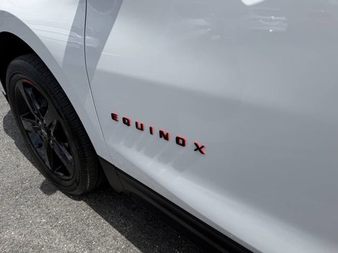 Used 2023 Chevrolet Equinox Premier image 9