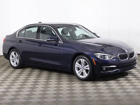 Used 2017 BMW 330i xDrive Sedan AWD/4WD image 58
