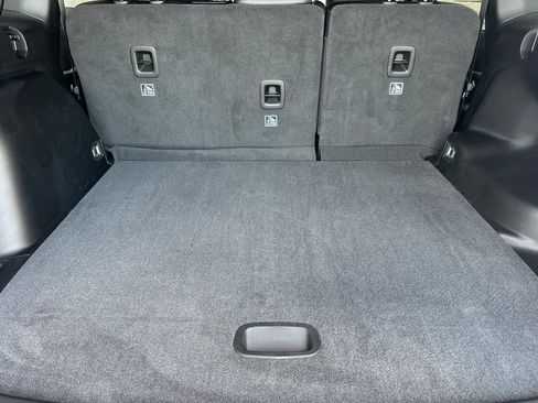 Used 2026 Jeep Grand Cherokee Altitude image 16