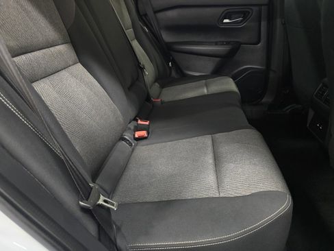 Used 2024 Nissan Rogue SV image 17