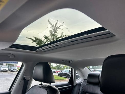 Used 2016 Volkswagen Passat 1.8T SEL Premium FWD image 22