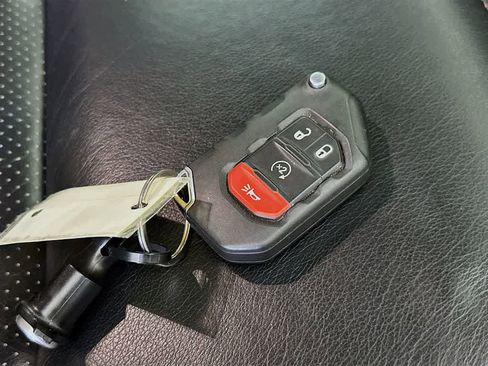 Used 2023 Jeep Gladiator Mojave w/ Dual Top Group AWD/4WD image 22