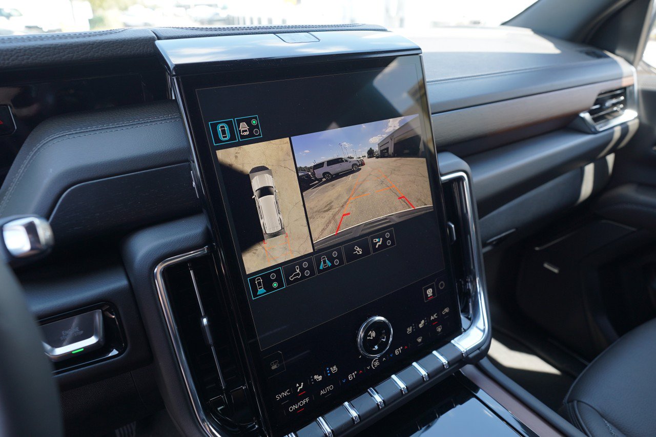 New 2026 GMC Yukon Denali w/ Advanced Technology Package RWD image 25