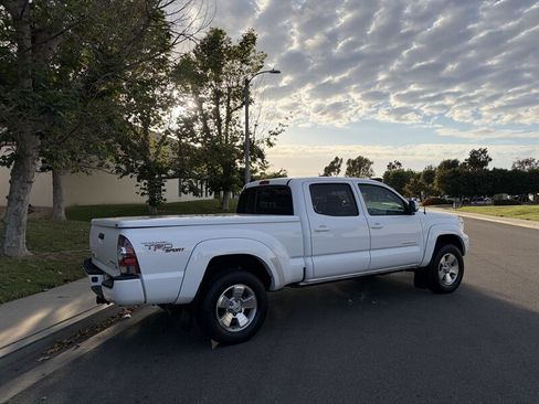 Used 2013 Toyota Tacoma PreRunner w/ TRD Sport Pkg RWD image 4