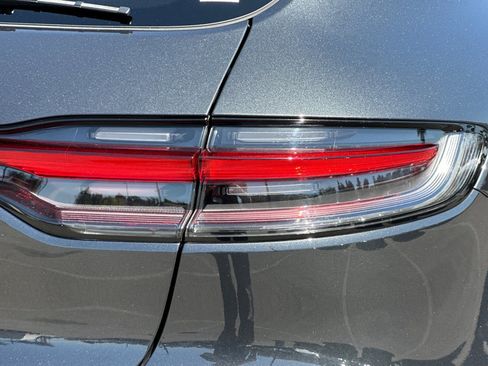 Used 2026 Porsche Macan AWD/4WD image 28