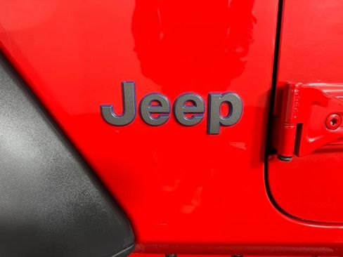 Used 2023 Jeep Wrangler Unlimited w/ Cold Weather Group image 9