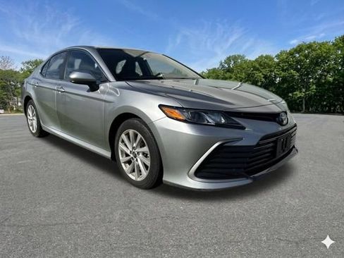 Used 2022 Toyota Camry LE FWD image 8