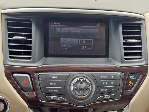 Used 2014 Nissan Pathfinder SL AWD/4WD image 27