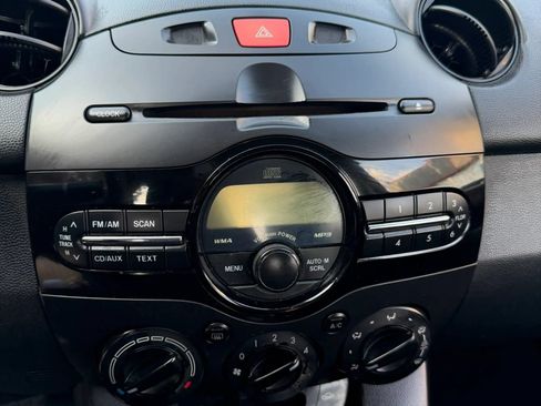 Used 2011 MAZDA MAZDA2 Touring FWD image 25