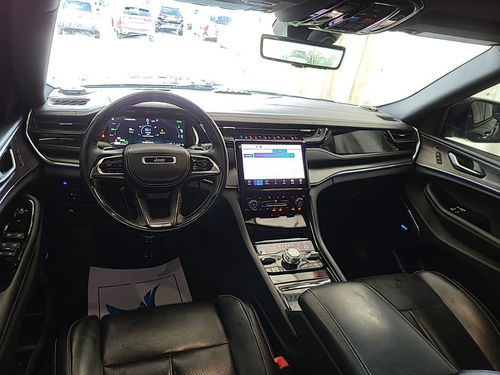 Used 2022 Jeep Grand Cherokee Overland w/ Advanced Protech Group III AWD/4WD image 5