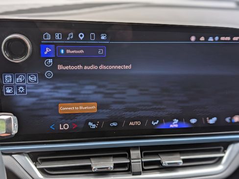 Used 2024 Chevrolet Equinox EV LT FWD image 28