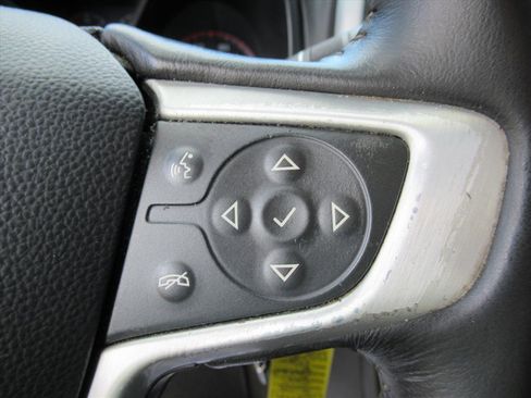 Used 2015 GMC Canyon SLT image 22