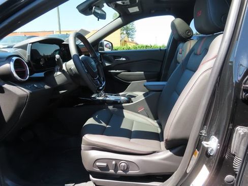 Used 2026 Chevrolet Trax RS w/ Sunroof Package FWD image 14
