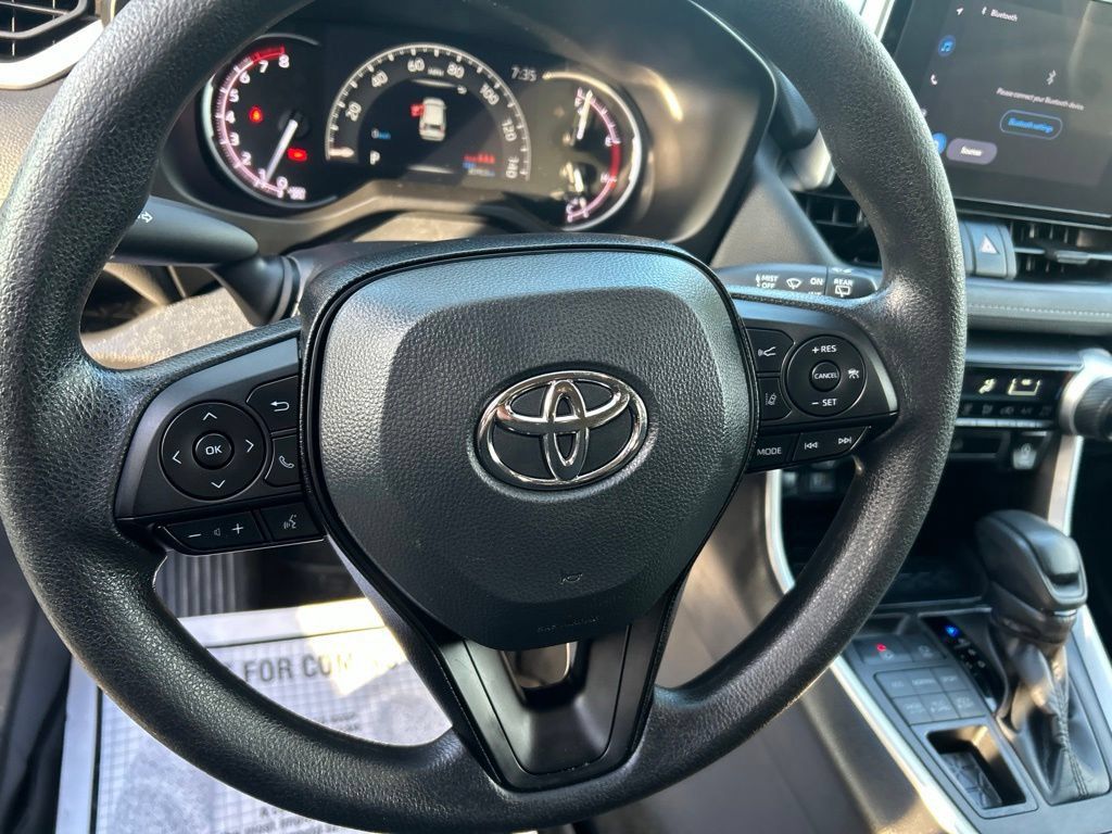 Used 2023 Toyota RAV4 LE AWD/4WD image 24