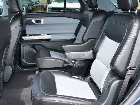 Used 2023 Ford Explorer XLT w/ Equipment Group 202A AWD/4WD image 6