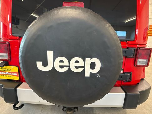 Used 2013 Jeep Wrangler Unlimited Sahara w/ Connectivity Group image 60