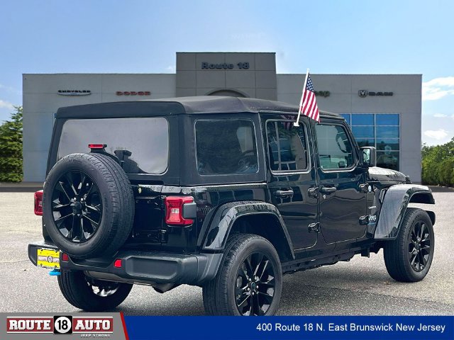 Used 2024 Jeep Wrangler Unlimited Sahara AWD/4WD image 6