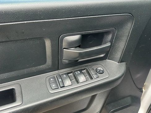 Used 2018 RAM 1500 Express w/ Express Value Package AWD/4WD image 15