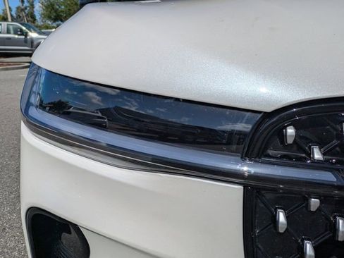 Used 2024 Lincoln Nautilus Reserve image 9