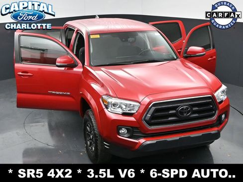 Used 2022 Toyota Tacoma SR5 w/ Technology Package image 30