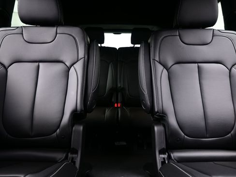 New 2026 Jeep Grand Cherokee L Limited image 10