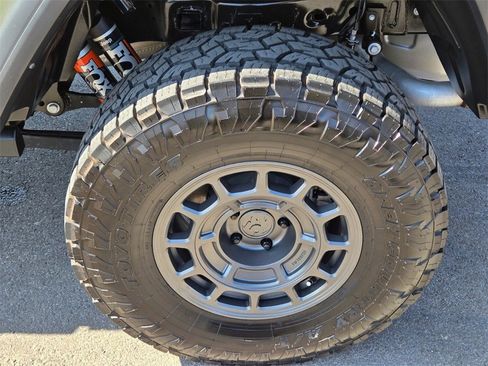 Used 2023 Jeep Gladiator Mojave w/ Cold Weather Group image 10