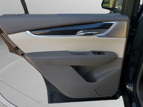 Used 2020 Cadillac XT6 Premium Luxury image 17