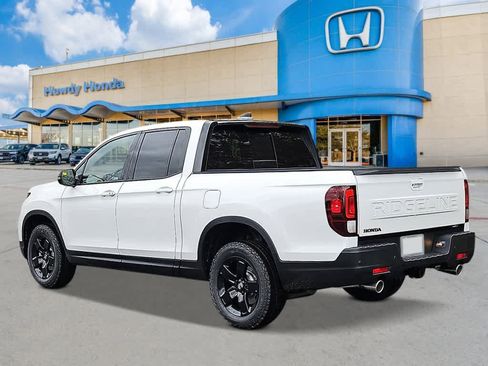 New 2026 Honda Ridgeline Black Edition image 2