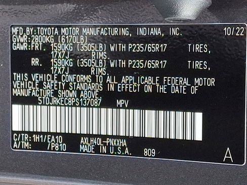 Used 2023 Toyota Sienna XLE image 29