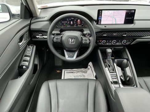 Used 2025 Honda Accord Touring image 12