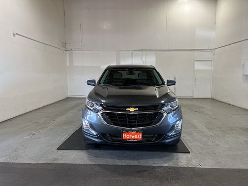 Used 2020 Chevrolet Equinox LS w/ LS Convenience Package AWD/4WD image 2