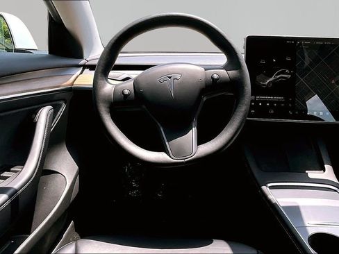 Used 2022 Tesla Model 3 Long Range AWD/4WD image 8