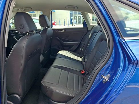 Used 2024 Volkswagen Jetta SE FWD image 13