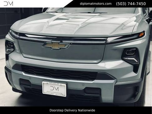 Used 2026 Chevrolet Silverado EV LT AWD/4WD image 14
