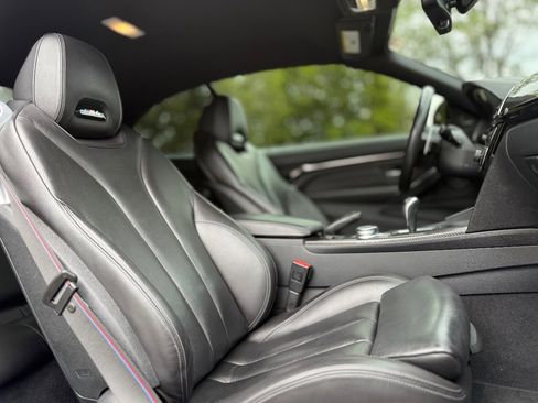 Used 2020 BMW M4 Convertible w/ Competition Package RWD image 23